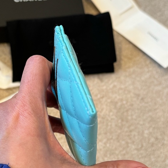 Chanel card holder in teal with black hardware - Picture 9 of 11